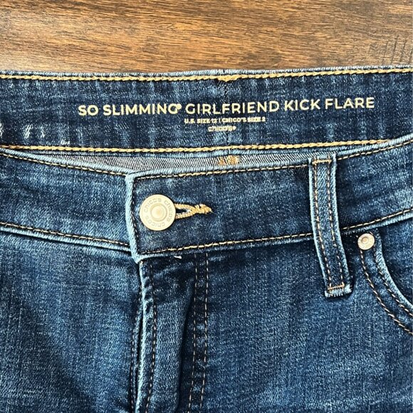Chicos So Slimming Girlfriend Kick Flare Jeans 12 - Picture 5 of 7